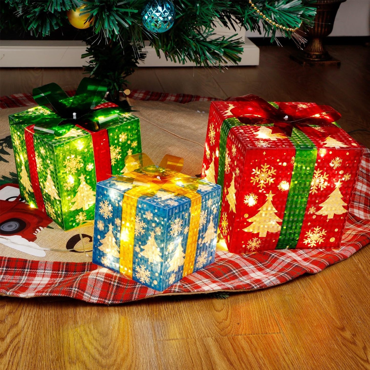 Set of 3 Lighted Gift Boxes Christmas Decorations, 60 LED Lighted Snowflake Christmas Tree Present Boxes, Christmas Home Gift Box Decorations