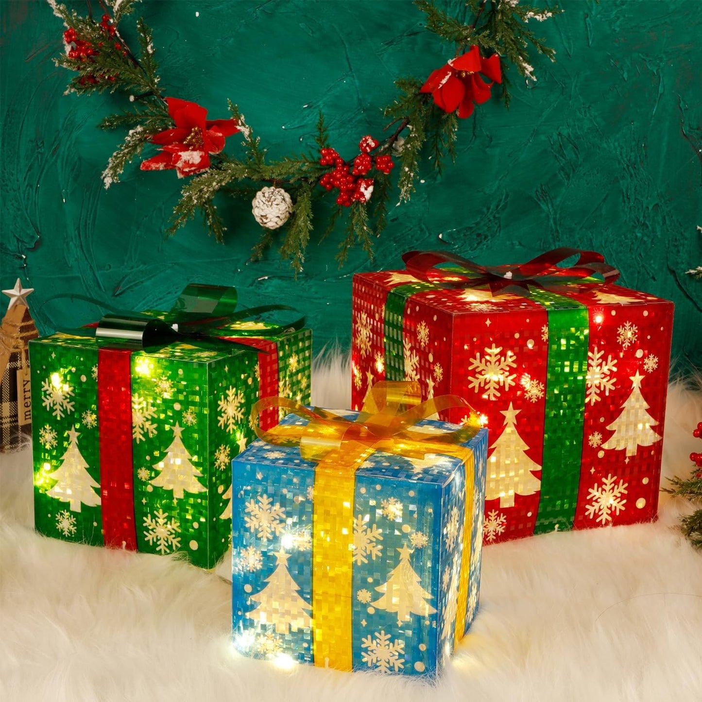Set of 3 Lighted Gift Boxes Christmas Decorations, 60 LED Lighted Snowflake Christmas Tree Present Boxes, Christmas Home Gift Box Decorations